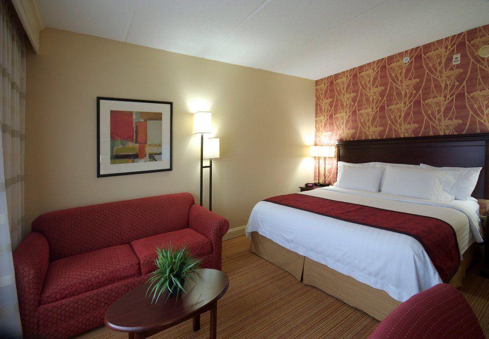 Courtyard By Marriott Hickory Hotel Exterior photo