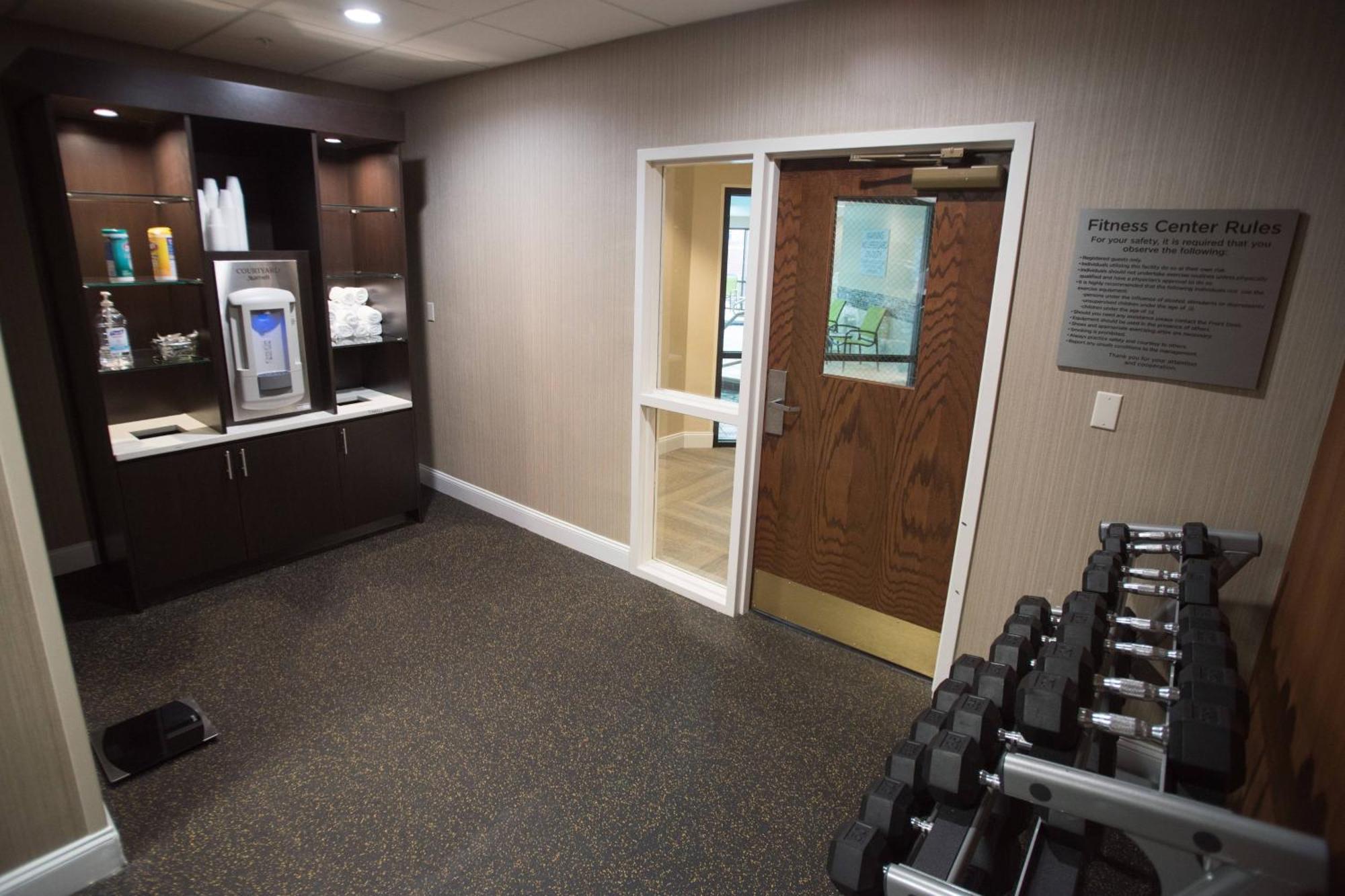 Courtyard By Marriott Hickory Hotel Exterior photo